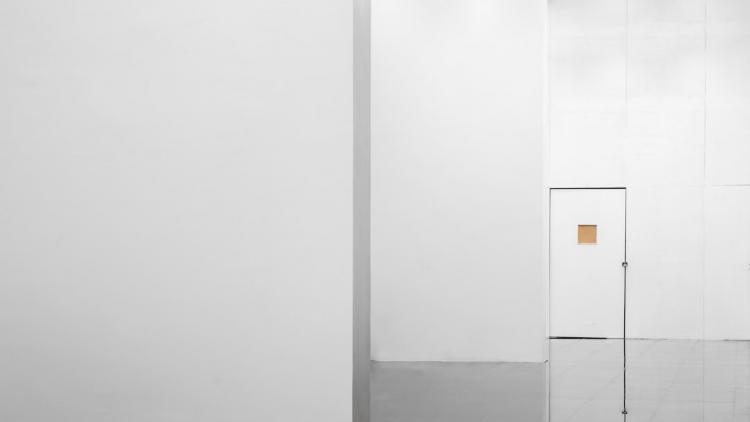 photo 1636537478510 d3d720f46e2bcropentropycstinysrgbfitmaxfmjpgixidMnwxNDA1NTd8MHwxfHNlYXJjaHwxNDB8fGhvbWUlMjBmdXJuaXR1cmV8ZW58MXwwfHx8MTY3MjMyOTg2OAixlibrb 4.0.3q80w1080